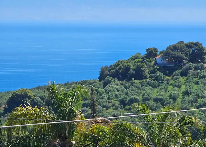 Vista Koroni - Sea View Apartment Over Olive Grove And Mountains Vakantiehuis
